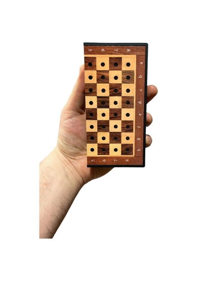 Gifthome Pocket Serisi Küçük Boy Black Ceviz Desenli Kutulu Klasik Satranç Takımı 13,5 X 13,5 Cm.