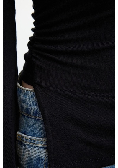 Ersefa Stil Kadın Fitted Büzgü Drape Detaylı Bluz Crop Örme Slim Kalıp Siyah