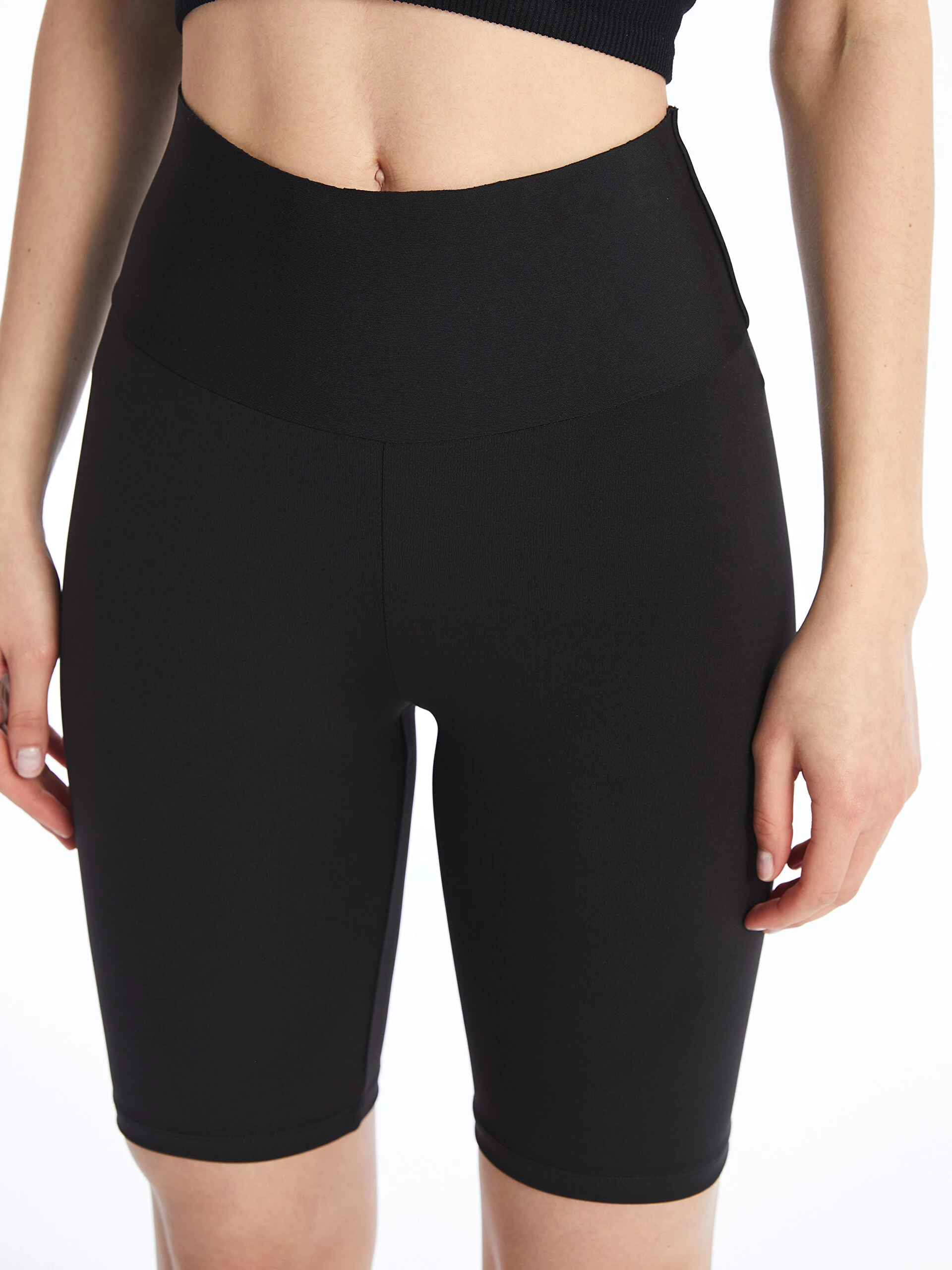 LC Waikiki Xsıde Actıve Siyah Kadın Beli Lastikli Ekstra Dar Fit Düz Şort Tayt