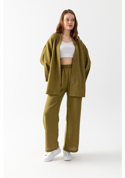 Zen Elegance Kadın Kimono Takım - Geniş Paça Keten Dokulu Alt Üst Yazlık Kadın Takım Haki Zen Elegance Kadın Kimono Takım - Geniş Paça Keten Dokulu Alt Üst Yazlık Kadın Takım Haki