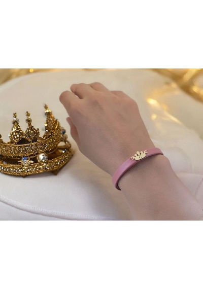 Archin Ğ Harfine Özel 14 Ayar Altın Plakalı Koyu Pembe Derili Taç Motifli Hediye Bileklik-624harf Ğ Archin Ğ Harfine Özel 14 Ayar Altın Plakalı Koyu Pembe Derili Taç Motifli Hediye Bileklik-624harf Ğ