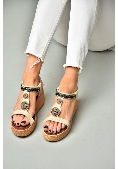 Fox Shoess258136009 Bej Dolgu Tabanlı Kadın Sandalet Bej