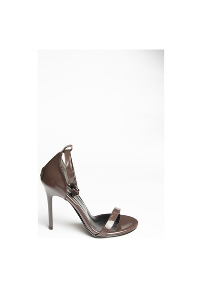 Fox Shoes B922112608 Kahverengi Rugan İnce Topuklu Kadın Ayakkabı Kahverengi