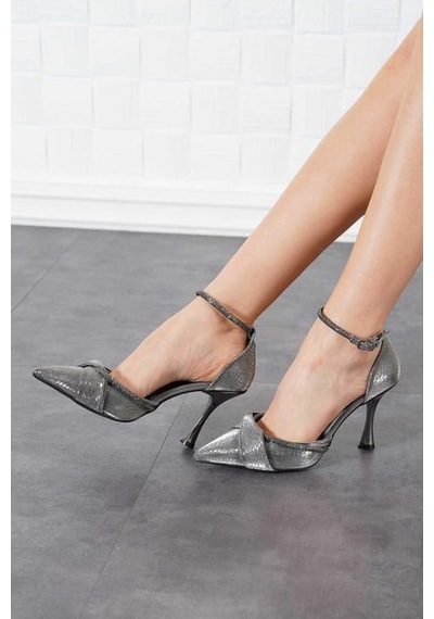 Feles Bilek Şerit Taş Detaylı Topuklu Stiletto Kadın Ayakkabı PLATIN