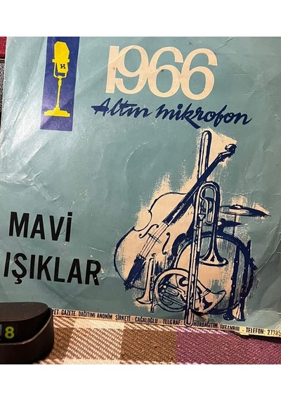 Mavi Işıklar - Çayır Çimen Geze Geze / Pınarbaşı 1966 Altın Mikrofon Orijinal 45'lik Plak