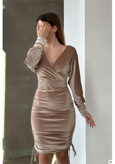 DefyModa Kadın Sade Kadife Kumaş Kruvaze Yaka Drapeli Mini Abiye Elbise Vizon