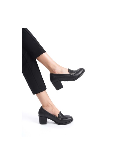 Analin Shoes Kadın Hakiki Deri Saraçlı Klasik Topuklu Ayakkabı Siyah