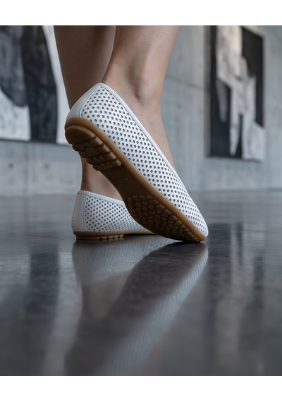 Futsishoes Bella Beyaz Hakiki Deri Delikli Günlük Kadın Babet Ayakkabı