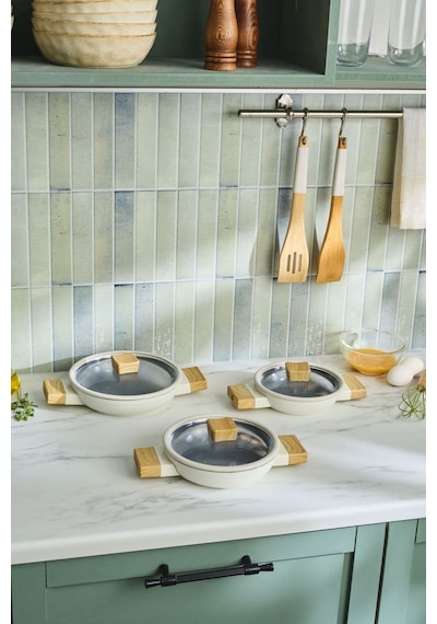 Karaca x Refika Swiss Crystal Creamy Wood 6 Parça Sahan Seti Karaca x Refika Swiss Crystal Creamy Wood 6 Parça Sahan Seti
