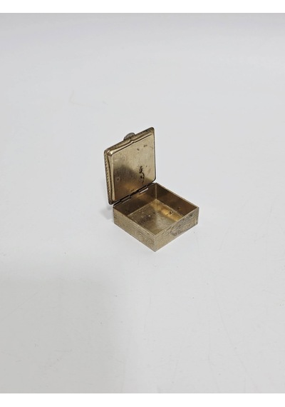Antika Fransız Minyatür Kutu 4,1x3,9cm 111