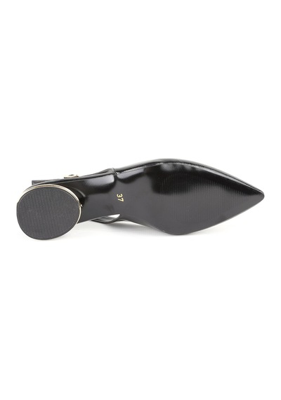 Libero L085.k2311 Parlak Rugan Arkası Açık Sivri Burun Metal Aksesuarlı Kısa Topuklu Kadın Slingback Ayakkabı Siyah Libero L085.k2311 Parlak Rugan Arkası Açık Sivri Burun Metal Aksesuarlı Kısa Topuklu Kadın Slingback Ayakkabı Siyah