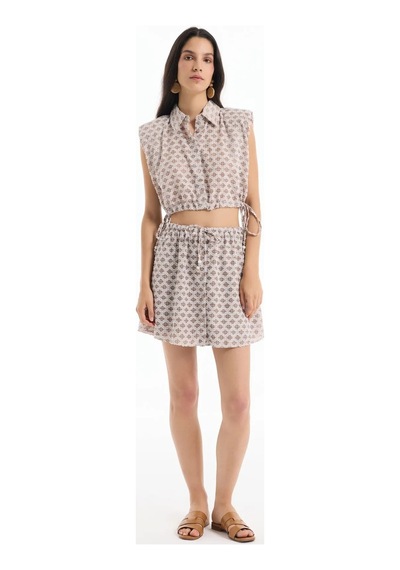 Fashion Cocktail Modern Etnik Desenli Yüksek Bel Mini Etek Ve Bağlamalı Bluz Yazlık İkili Takım Kahve Fashion Cocktail Modern Etnik Desenli Yüksek Bel Mini Etek Ve Bağlamalı Bluz Yazlık İkili Takım Kahve