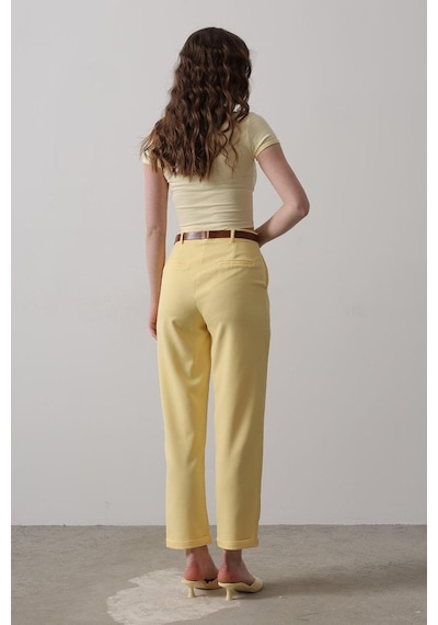 Moderie Butik Kemerli Havuç Pantolon - Sarı Sarı