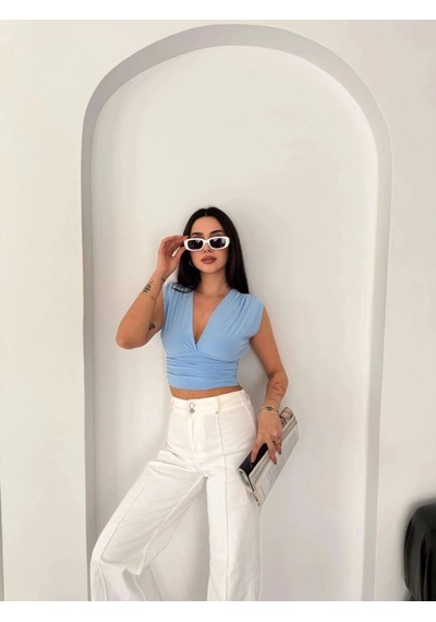 Freedom Storee Kadın Vatkalı Kolsuz V Yaka Drapeli Crop Bluz Likralı Fit - Bebek Mavisi Çok Renkli