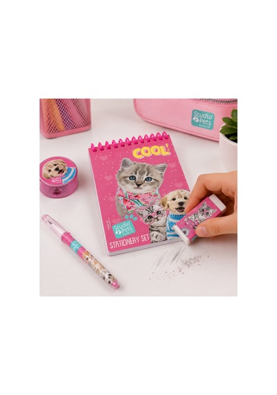 Lisanslı Studio Pets 4 Parça Kırtasiye Seti Defter Kalem Silgi Kalemtıraş Kedi Köpek Desenli - 9009511936663