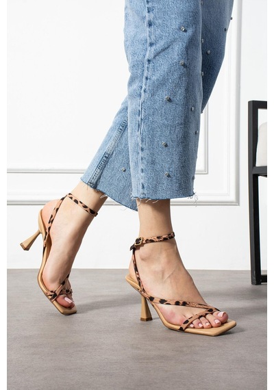Shoetek Adalina Kadın Topuklu Ayakkabı Çapraz Bantlı Leopar Desenli Ten Deri Leopar Çok Renkli