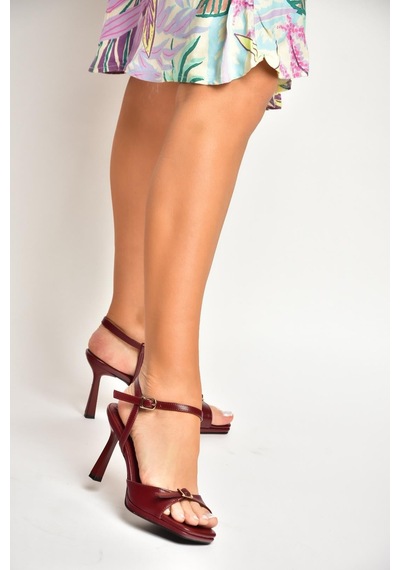 Fox Shoes Y518710109 Bordo İnce Topuklu Kadın Ayakkabı