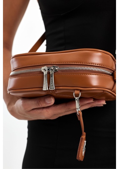 Küçük Boy Nakış Detaylı Crossbody Çapraz Askılı Kadın Omuz Çantası Taba Taba