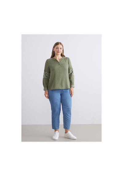 LC Waikiki Alıta Cıty Farkıyla Lcw Grace Yeşil Nakışlı Kaçık Yaka Uzun Kollu Kadın Bluz Yesil - 929700900 Yesil LC Waikiki Alıta Cıty Farkıyla Lcw Grace Yeşil Nakışlı Kaçık Yaka Uzun Kollu Kadın Bluz Yesil - 929700900 Yesil