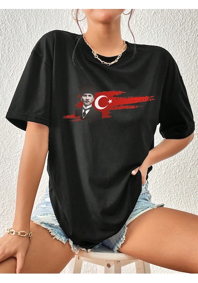 Unisex Atatürk Tasarım Basklı Tshirt Siyah