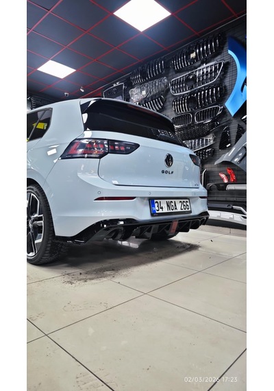 Golf 8,5 R Line Işıklı Difüzör Parlak Siyah Plastik