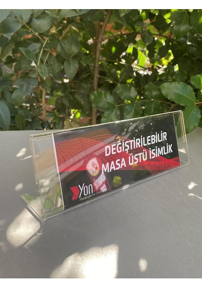 Yönline 25x8 Cm Şeffaf Pleksi Değiştirilebilir Masaüstü Isimlik