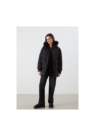LC Waikiki Alıta Cıty Farkıyla Lcw Vision Siyah Düz Loose & Bol Kadın Şişme Mont Siyah - 929815501 Siyah LC Waikiki Alıta Cıty Farkıyla Lcw Vision Siyah Düz Loose & Bol Kadın Şişme Mont Siyah - 929815501 Siyah