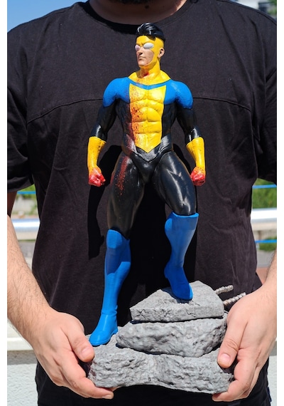 Invincible - Dev Figür 46 Cm - Mark Grayson Figür - Limited Edition