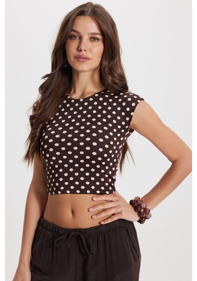 Tudors Kadın Slim Fit Dar Kesim Puantiyeli Bisiklet Yaka Kahverengi Crop Bluz-50807