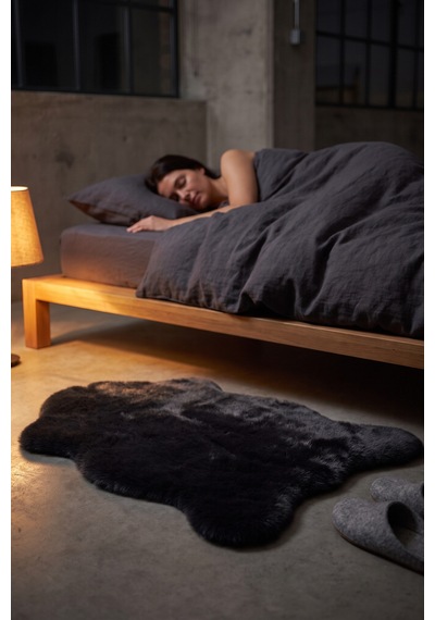 Merplush Peluş Post Halı 70x100 Cm Süet Taban Yumuşak Kürk Görünümlü Yatak Odası Halısı Siyah