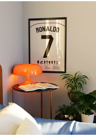 Cristiano Ronaldo 7 Real Forma Tasarımlı Poster Siyah Çerçeveli