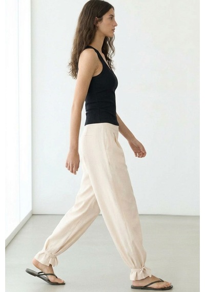 Fitilli Fitted Viskon Karışımlı Askılı Tişört Siyah