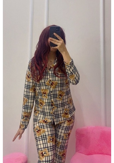 Rukod Ekoseli Ayıcıklı Gömlek Yaka Kadın Pijama Takımı Nefes Alan Süet Kumaş, Ev Giyim Konforu Kahverengi Rukod Ekoseli Ayıcıklı Gömlek Yaka Kadın Pijama Takımı Nefes Alan Süet Kumaş, Ev Giyim Konforu Kahverengi