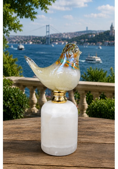 Tamamen El İşçiliği Ve Üfle İle Yapılmış 21 Cm Boyutlarında Kuş Figürü .
