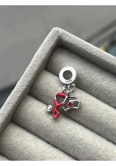 Hemşire Kalbi Steteskop Charm Asafaccessory Kırmızı