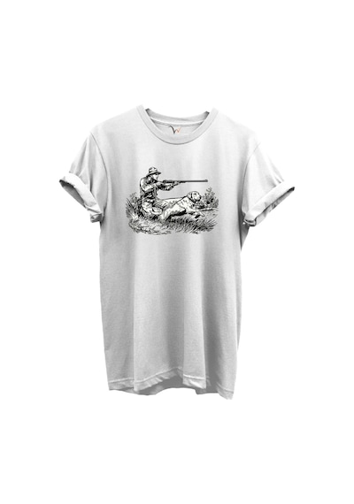 Outdoor Avcılık Avcı Ve Köpek Desenli %100 Pamuk Regular Fit Bisiklet Yaka Unisex T-shirt Beyaz Outdoor Avcılık Avcı Ve Köpek Desenli %100 Pamuk Regular Fit Bisiklet Yaka Unisex T-shirt Beyaz