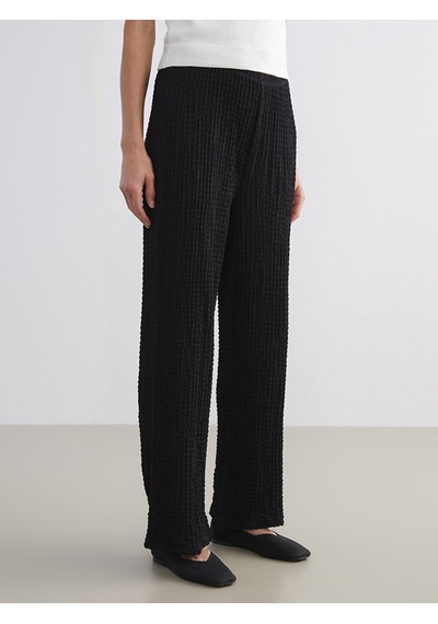 Lcw Comfort Siyah Beli Lastikli Dokulu Geniş Paça Kadın Pantolon