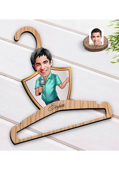 Kişiye Özel Erkek Şarkıcı Karikatürlü Standart Boy Ahşap Elbise A