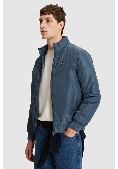 U.S. Polo Assn. Erkek Petrol Dik Yaka Fermuarlı Cepli Yağmurluk Tarzı Mont 50326198-vr102 U.S. Polo Assn. Erkek Petrol Dik Yaka Fermuarlı Cepli Yağmurluk Tarzı Mont 50326198-vr102