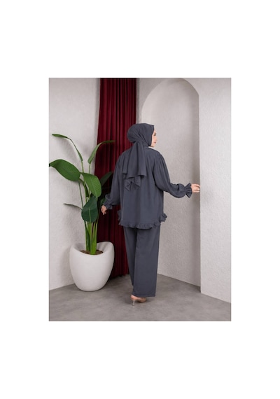 Hira Life Fashion Kadın Çilek Kumaş Dik Yaka Düğmeli Fırfır Detaylı Tesettür Tunik Pantolon İkili Takım Gri Gri Hira Life Fashion Kadın Çilek Kumaş Dik Yaka Düğmeli Fırfır Detaylı Tesettür Tunik Pantolon İkili Takım Gri Gri