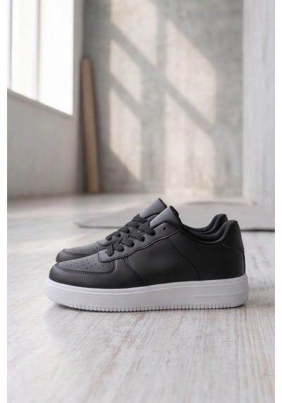 In Step Urban Pure Black Comfort: Minimalist Siyah Kadın Spor Ayakkabı