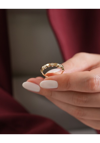 Debora Jewelry 14 Ayar Altın Sıralı Kalpli Taşlı Model Yüzük
