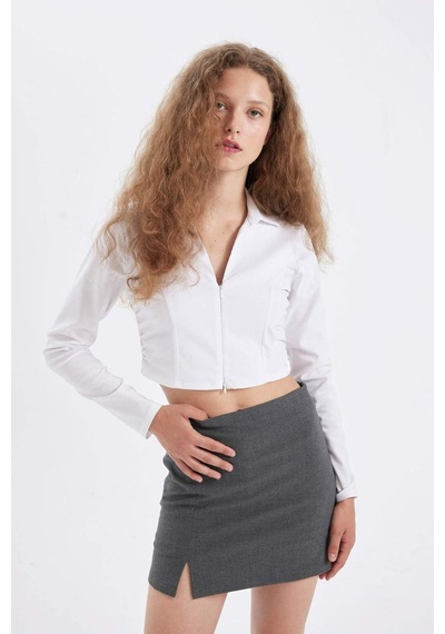 Defacto Beyaz Fitted Vucuda Oturan Gömlek Yaka Fermuarlı Bengalin Uzun Kollu Crop Basic Düz Bluz C5037AX24AUWT36 Defacto Beyaz Fitted Vucuda Oturan Gömlek Yaka Fermuarlı Bengalin Uzun Kollu Crop Basic Düz Bluz C5037AX24AUWT36