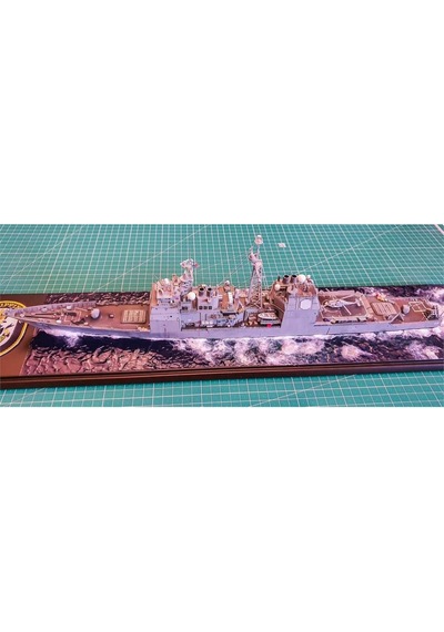 Dragon 1003 1/350 Ölçek, Uss Ticonderoga Cg-47 Güdümlü Füze Kruvazörü Plastik Model Kiti