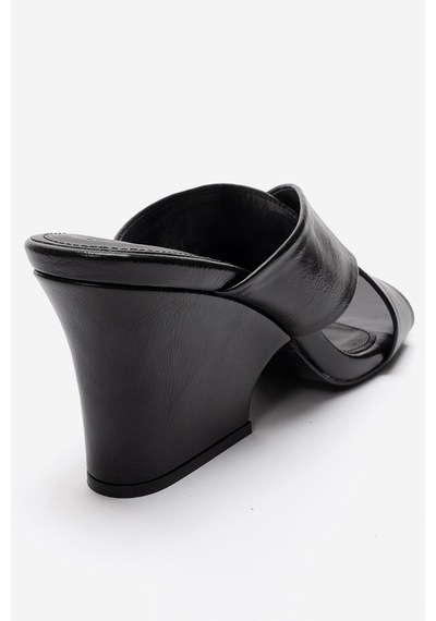 Luvishoes Yavın Siyah Çapraz Bantlı Kadın Dolgu Topuklu Terlik