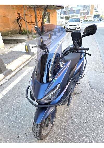Motocam Küba Newlight 50 Pro Ön Cam 2023-2026 Model 58cm Füme Renkli 4mm  Boylu
