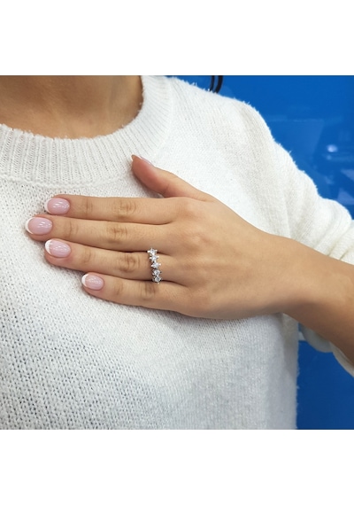 Lova F Renk 0,65 Karat Pırlanta Beştaş Yüzük - IDL Sertifikalı