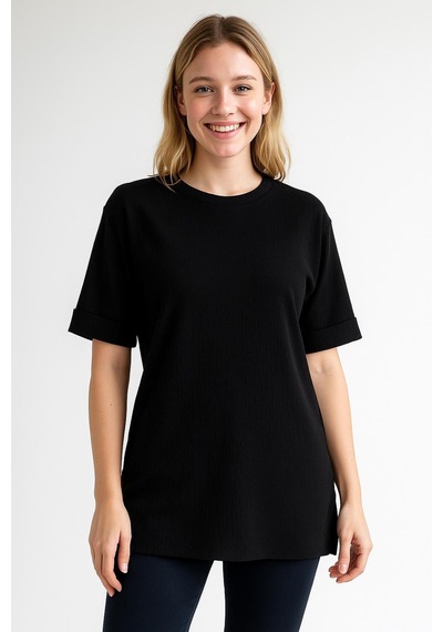 Kadın Oversize Kalıp Bürümcük Kumaş Duble Kol Yandan Yırtmaçlı T-shirt Bluz - T954 Siyah Kadın Oversize Kalıp Bürümcük Kumaş Duble Kol Yandan Yırtmaçlı T-shirt Bluz - T954 Siyah