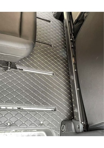 Mercedes Vito 2023 Sonrası Aracına Özel 8d Çift Katmanlı Havuzlu Paspas Takımı