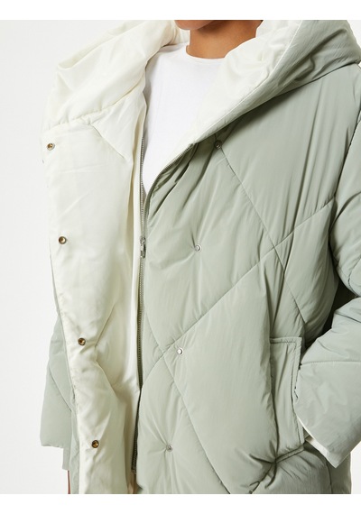 Koton Oversize Kapitone Kruvaze Yaka Kapüşonlu Cep Detaylı Kadın Mont Yeşil 5WAL00009IW Yeşil Koton Oversize Kapitone Kruvaze Yaka Kapüşonlu Cep Detaylı Kadın Mont Yeşil 5WAL00009IW Yeşil